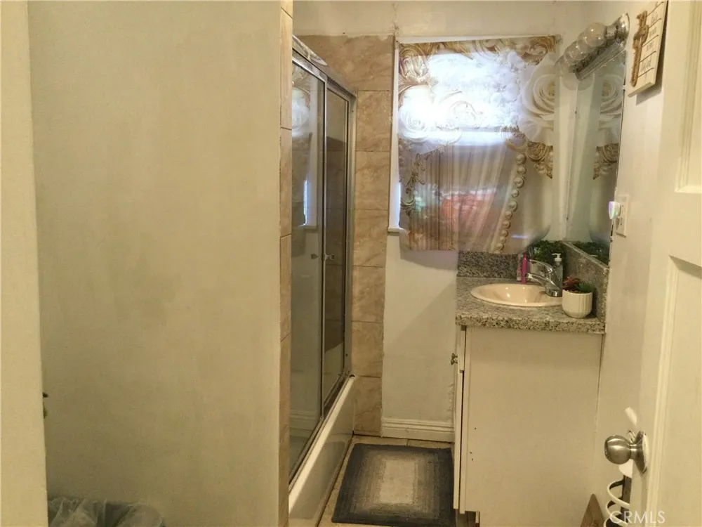 332 W 11th Perris, CA 92570