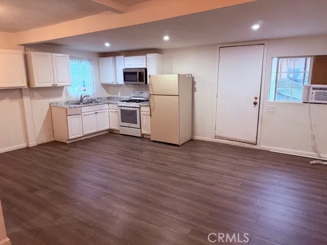 332 W 11th Perris, CA 92570