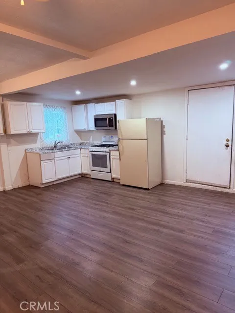 332 W 11th Perris, CA 92570