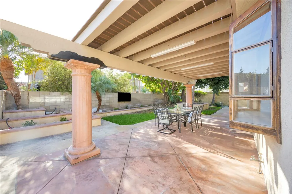 8101 Redford Lane La Palma, CA 90623