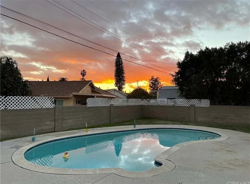19030 Community Northridge, CA 91324