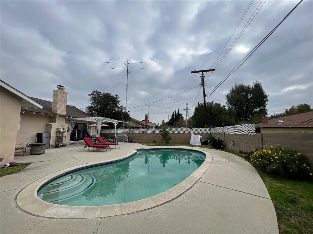 19030 Community Northridge, CA 91324