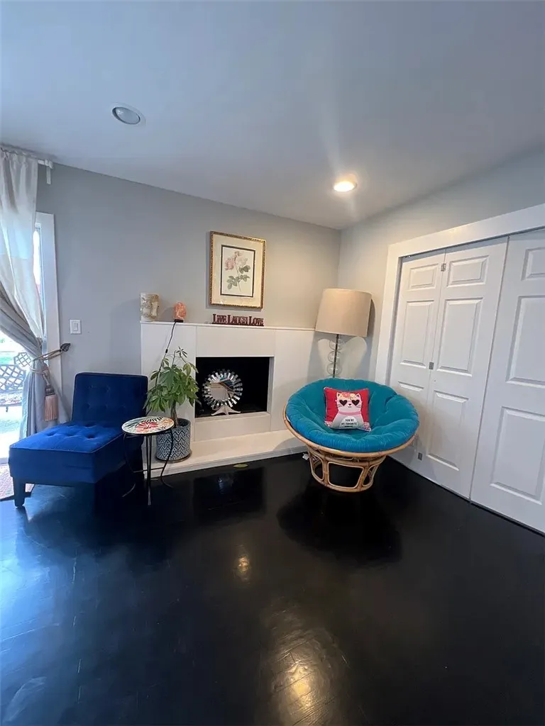 19030 Community Northridge, CA 91324