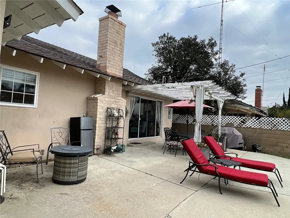 19030 Community Northridge, CA 91324