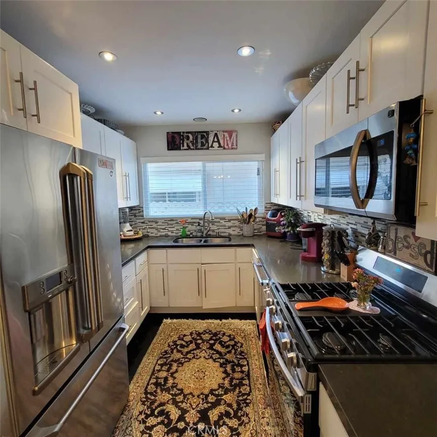 19030 Community Northridge, CA 91324