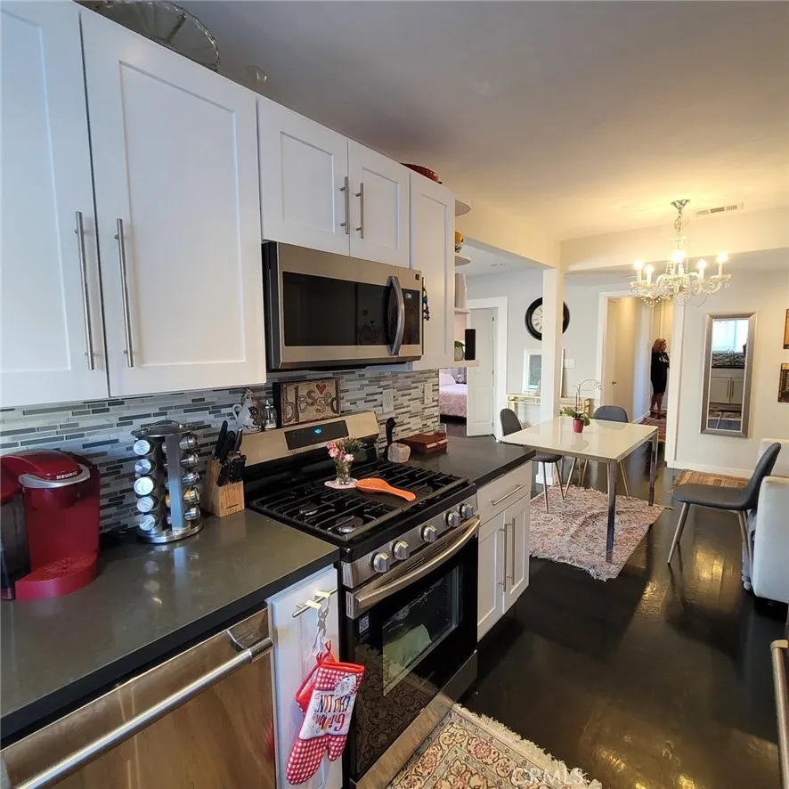 19030 Community Northridge, CA 91324