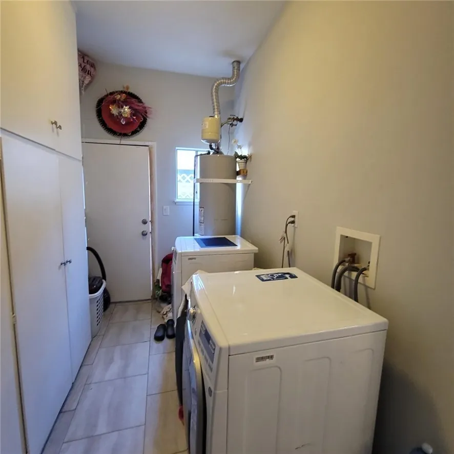 19030 Community Northridge, CA 91324