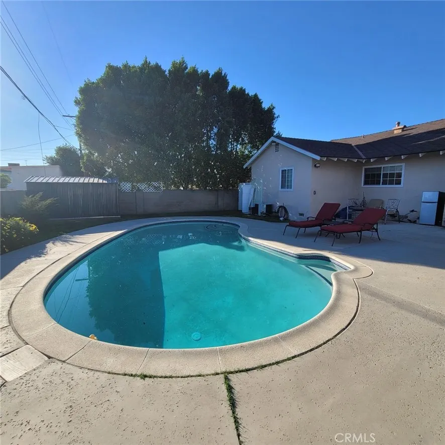 19030 Community Northridge, CA 91324