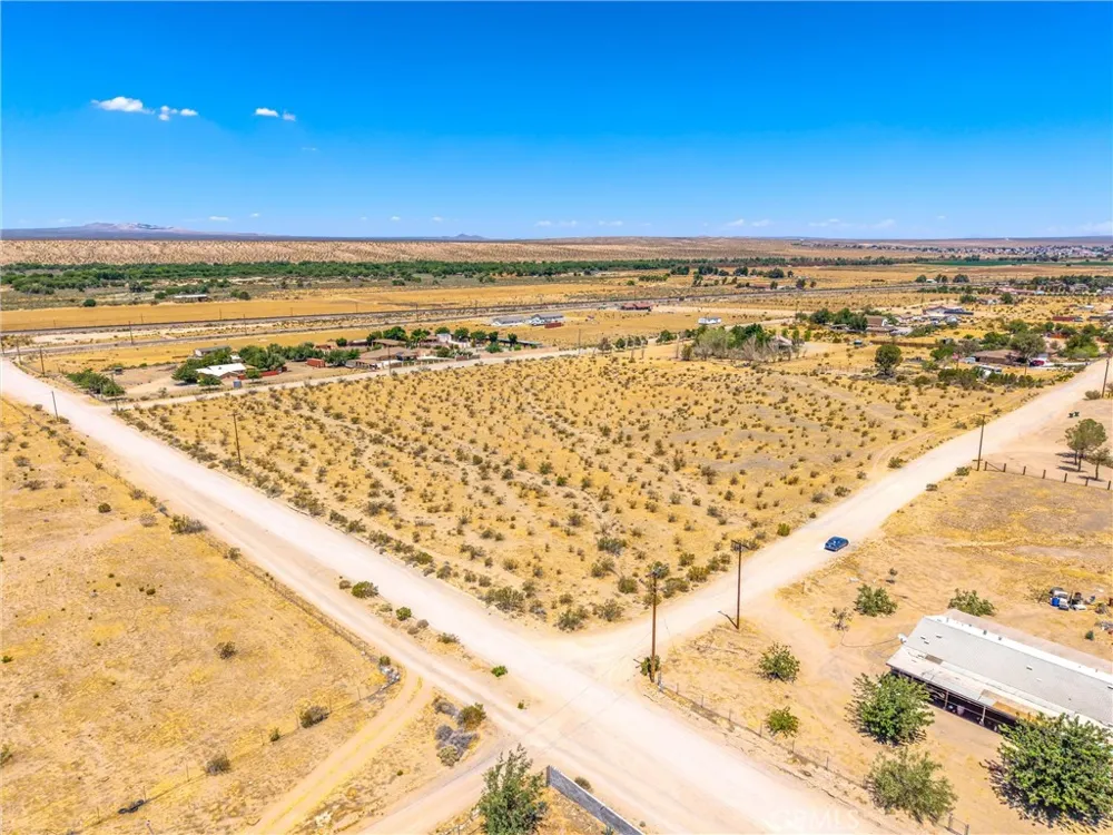 123 Cardigan Rd Oro Grande, CA 92368