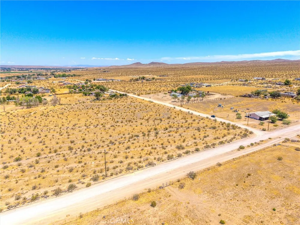123 Cardigan Rd Oro Grande, CA 92368