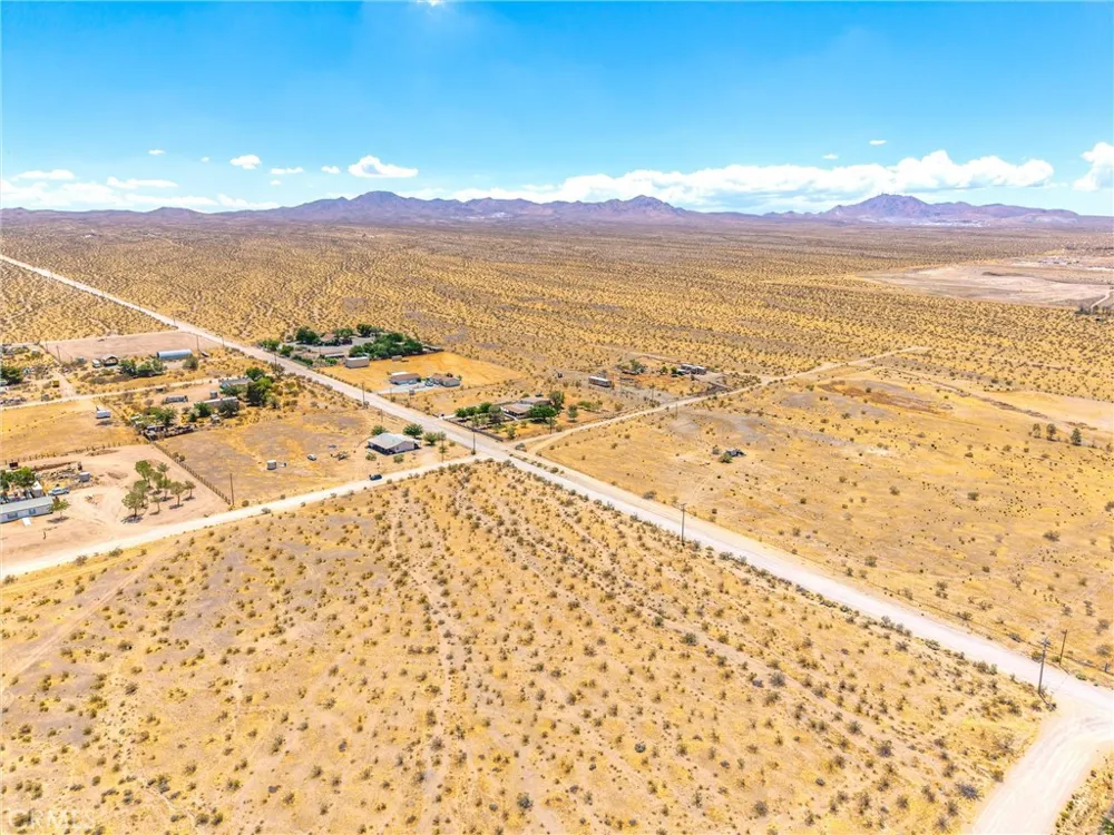 123 Cardigan Rd Oro Grande, CA 92368