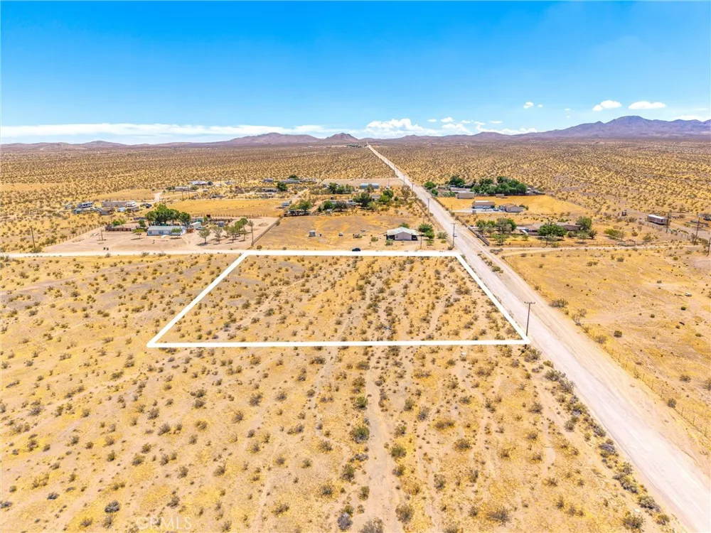 123 Cardigan Rd Oro Grande, CA 92368