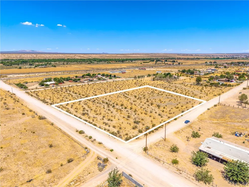 123 Cardigan Rd Oro Grande, CA 92368