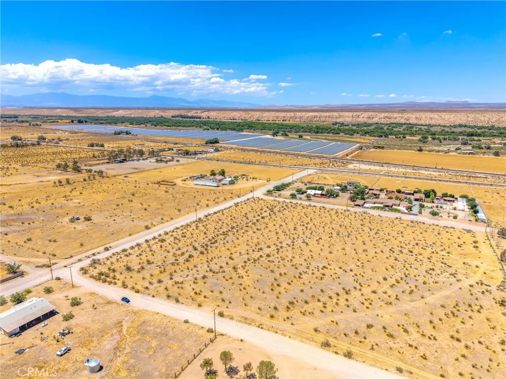 123 Cardigan Rd Oro Grande, CA 92368