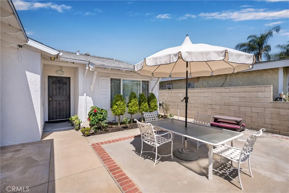 14457 Bresee Baldwin Park, CA 91706