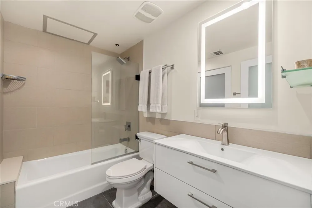 939 S Broadway #1001 Los Angeles, CA 90015