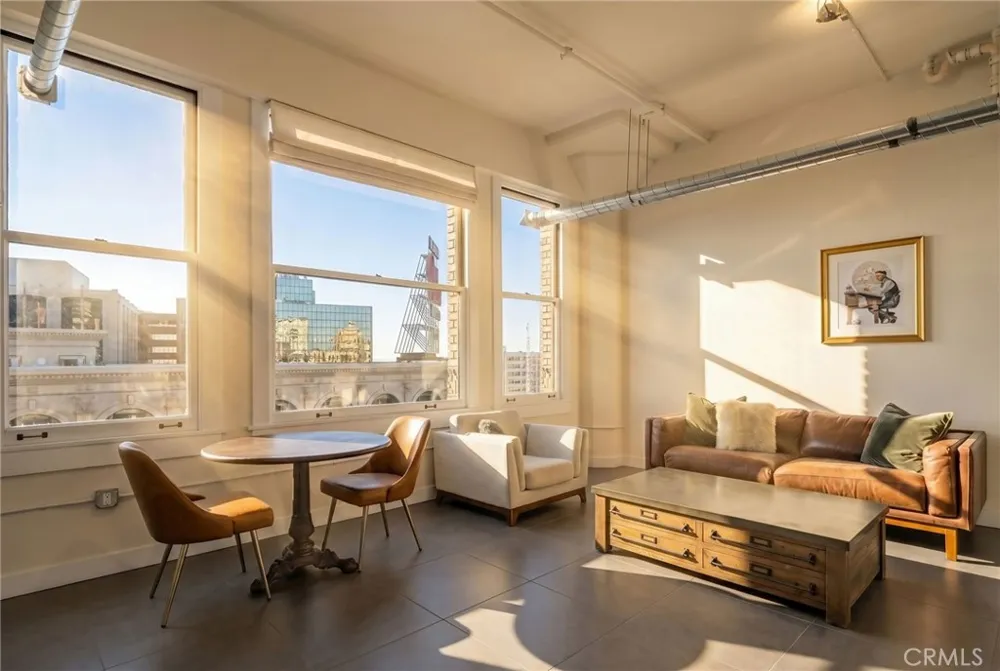 939 S Broadway #1001 Los Angeles, CA 90015