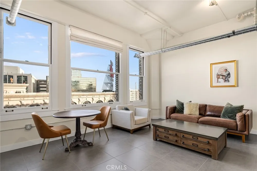 939 S Broadway #1001 Los Angeles, CA 90015