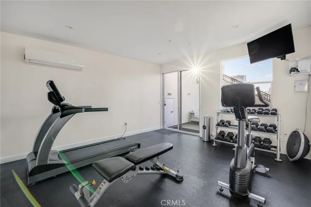 939 S Broadway #1001 Los Angeles, CA 90015