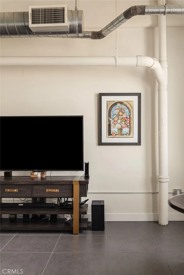 939 S Broadway #1001 Los Angeles, CA 90015