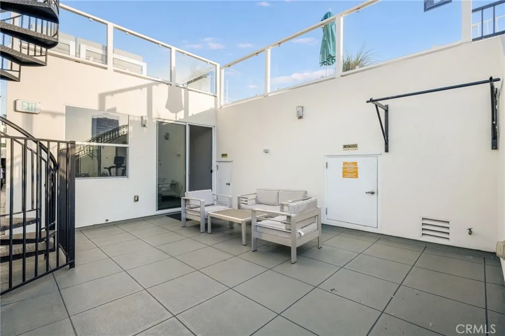 939 S Broadway #1001 Los Angeles, CA 90015