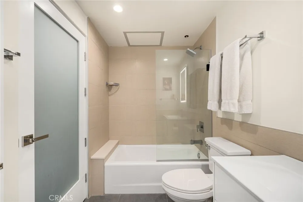 939 S Broadway #1001 Los Angeles, CA 90015