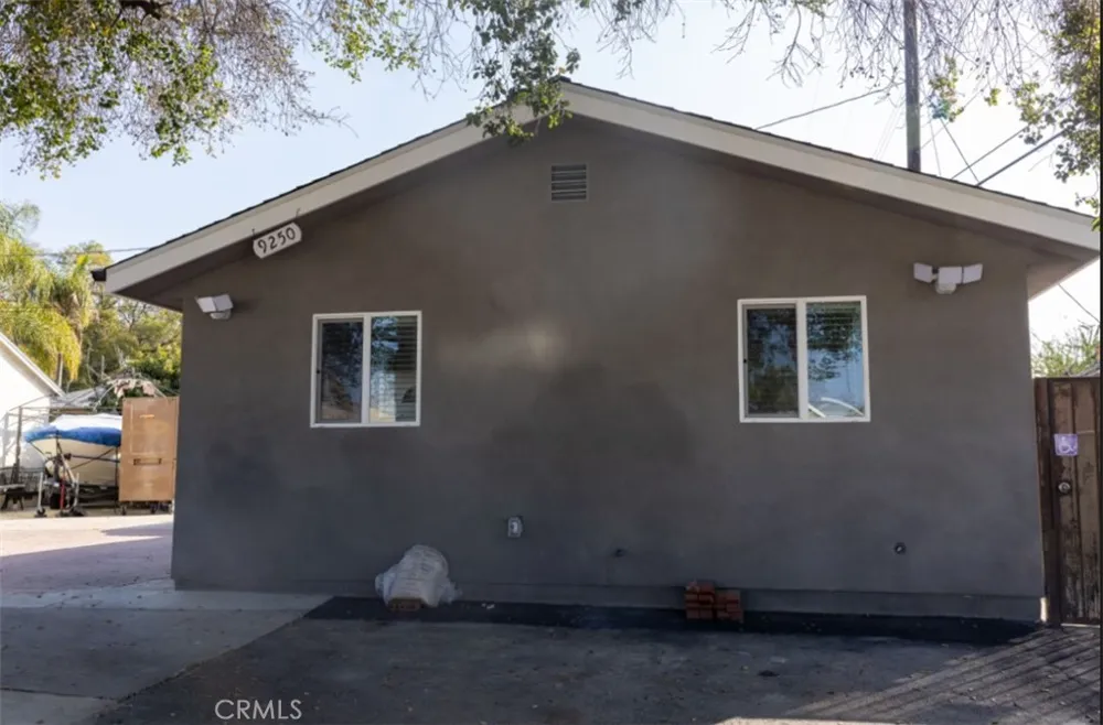 9250 N Kester ave Panorama City, CA 91402