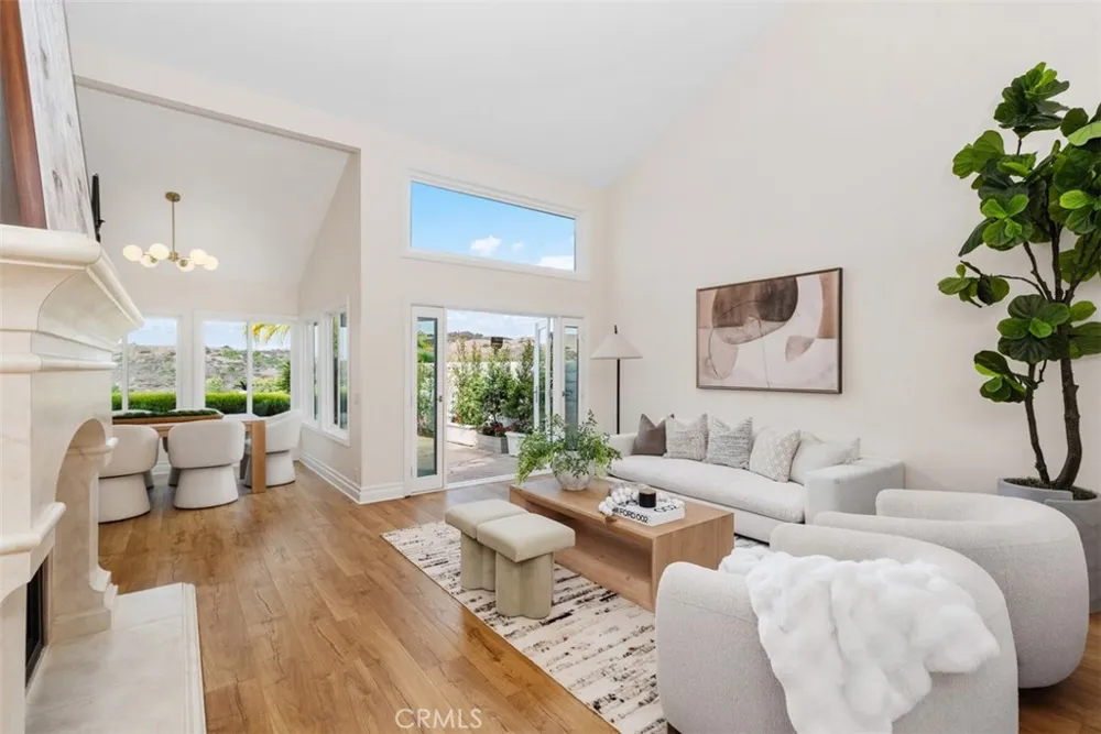 21 MIRADOR Irvine, CA 92612