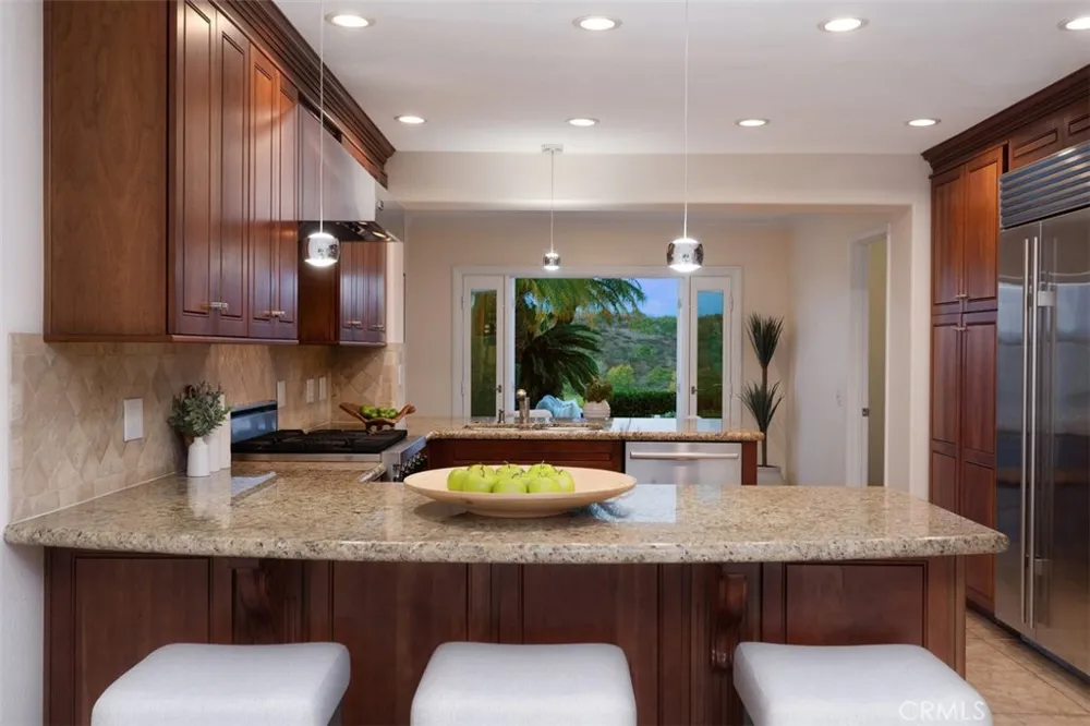 21 MIRADOR Irvine, CA 92612