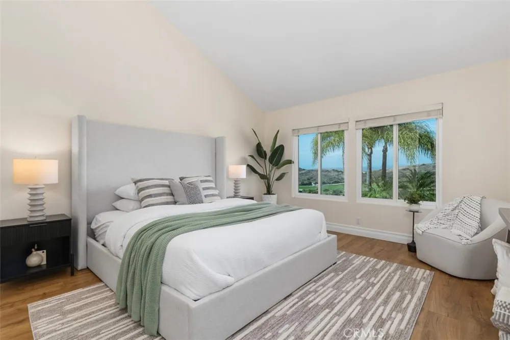 21 MIRADOR Irvine, CA 92612