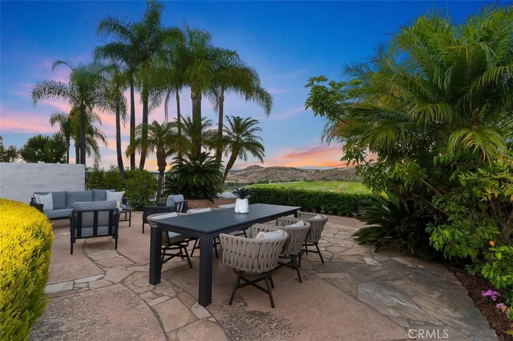 21 MIRADOR Irvine, CA 92612