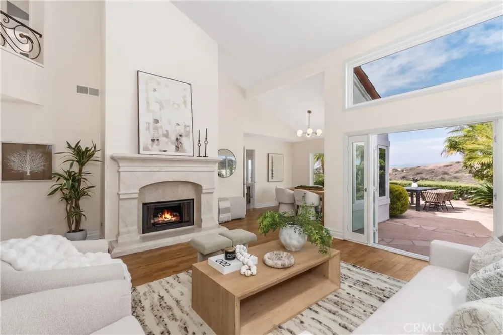 21 MIRADOR Irvine, CA 92612