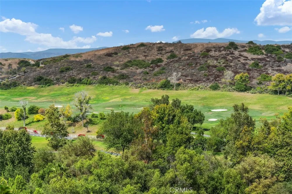 21 MIRADOR Irvine, CA 92612