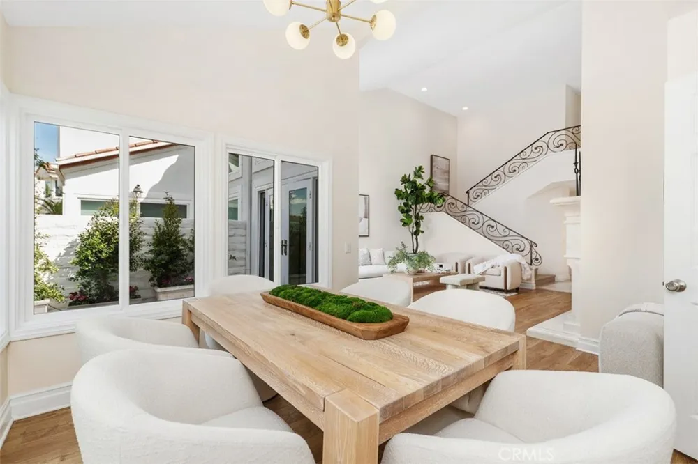 21 MIRADOR Irvine, CA 92612