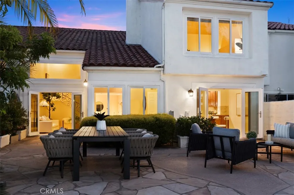 21 MIRADOR Irvine, CA 92612
