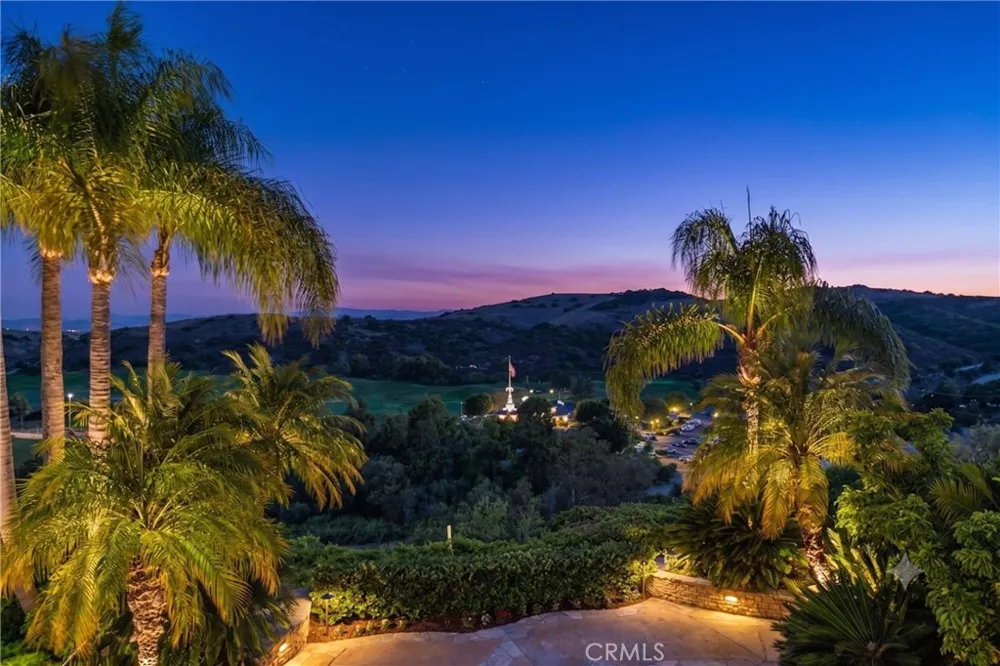 21 MIRADOR Irvine, CA 92612