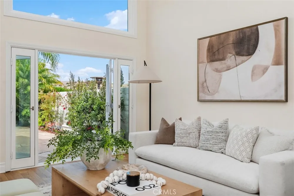 21 MIRADOR Irvine, CA 92612