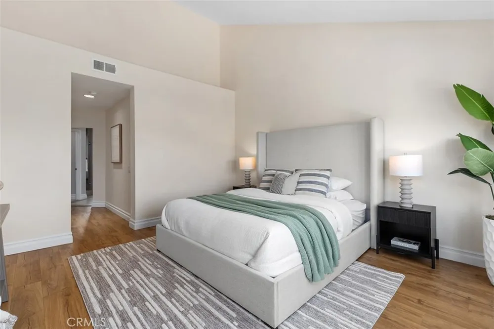 21 MIRADOR Irvine, CA 92612