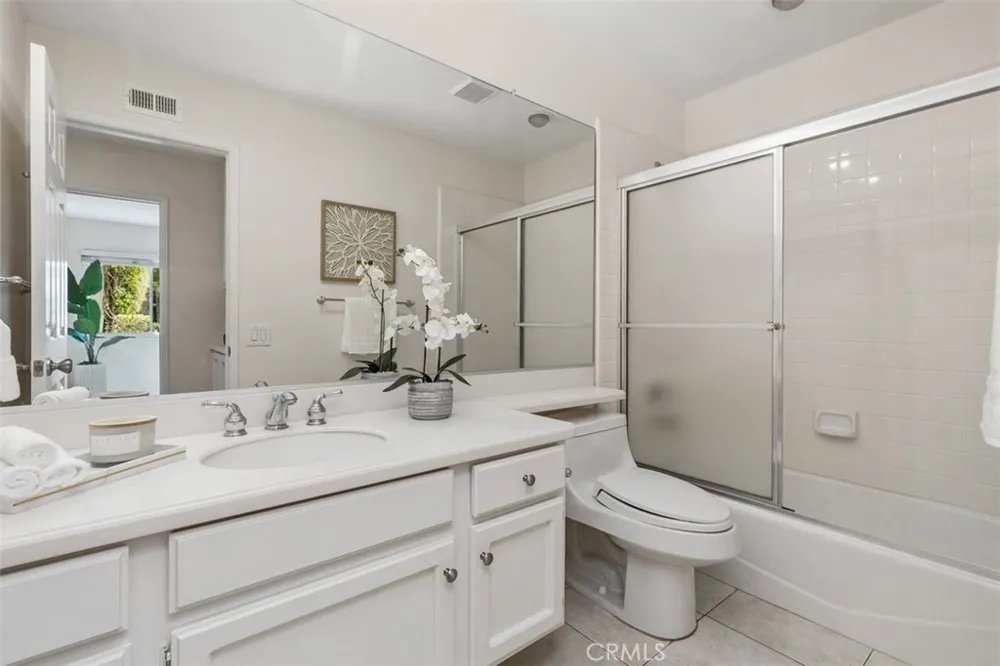 21 MIRADOR Irvine, CA 92612