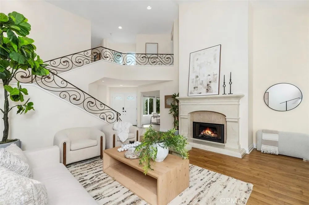 21 MIRADOR Irvine, CA 92612