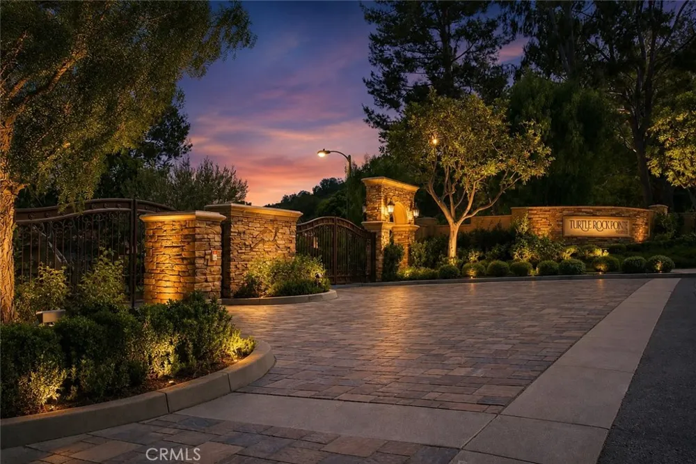 21 MIRADOR Irvine, CA 92612