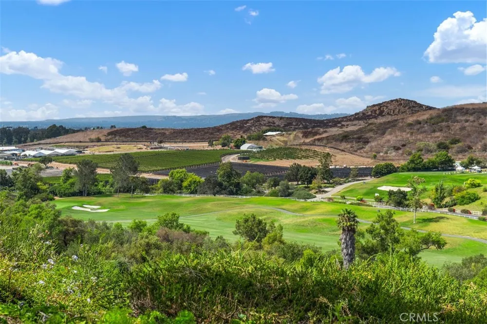 21 MIRADOR Irvine, CA 92612