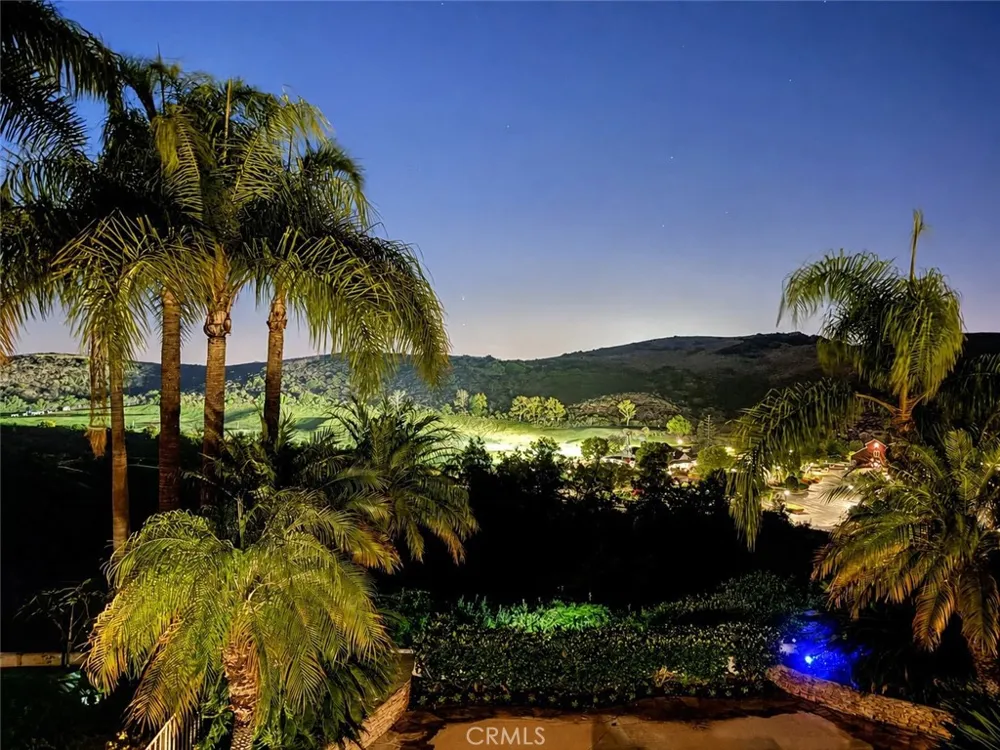 21 MIRADOR Irvine, CA 92612