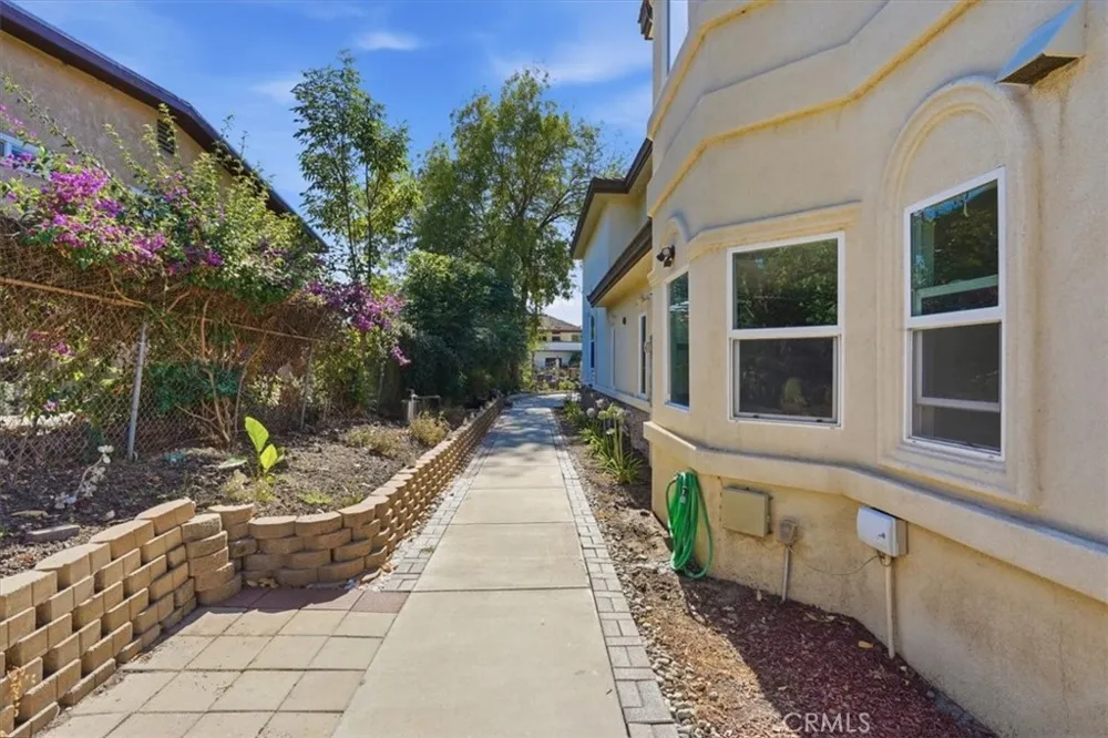 2448 Desire La Puente, CA 91748