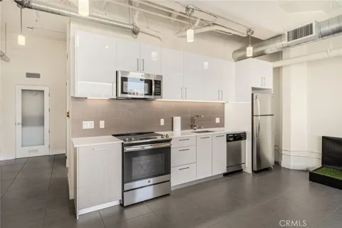 939 S Broadway #1001