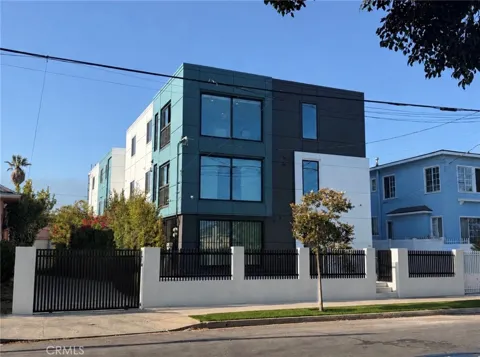1575 W 35th