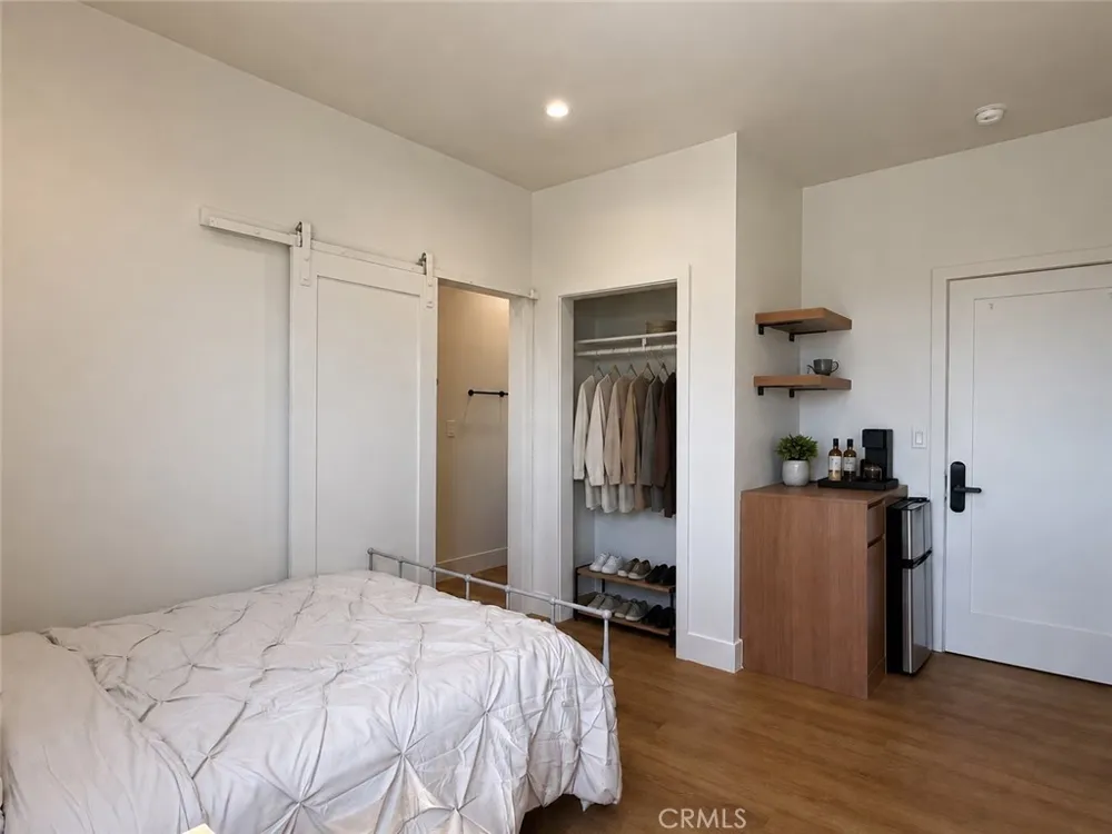 1575 W 35th Los Angeles, CA 90018