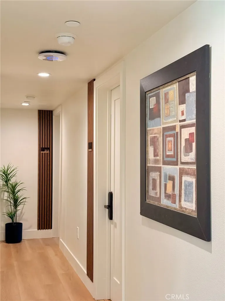 1575 W 35th Los Angeles, CA 90018