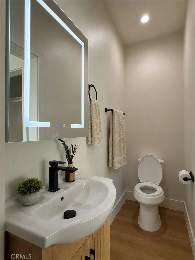 1575 W 35th Los Angeles, CA 90018