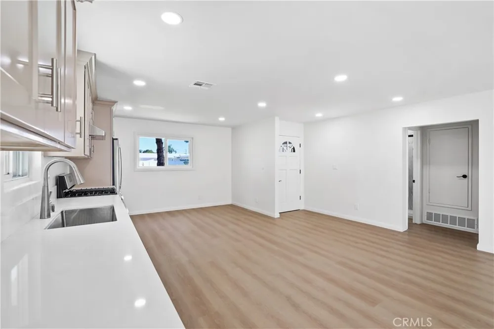 13871 Ward Garden Grove, CA 92843